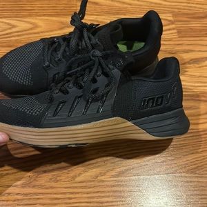 Women’s size 9 black and gum Inov-8 F-Lite G300